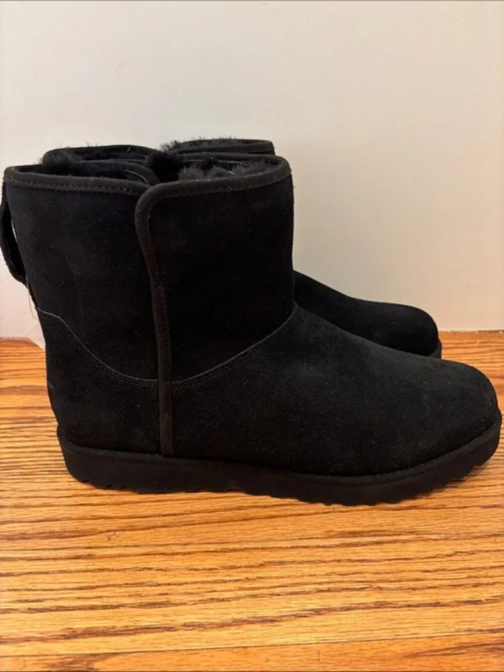 UGG Cory II Mini Boots – Black – Size 10 NEW